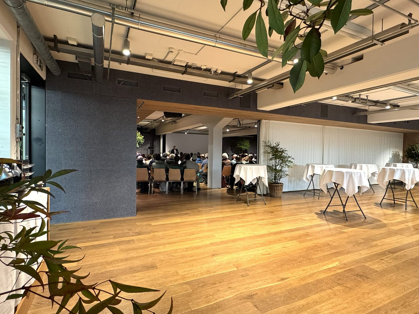 Halle 2a interne Verbindung zu 2b Halle 2a interne Verbindung zu 2b